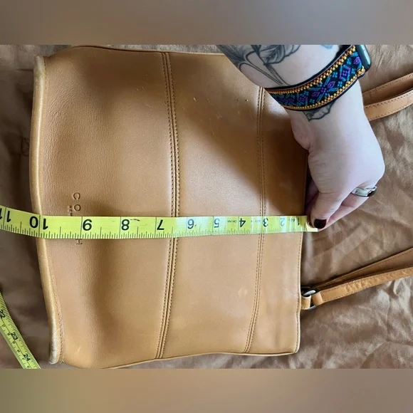 VINTAGE COACH Tribeca Camel Glove Tanned Leather Bleeker Bucket Shoulder Bag - Picture 10 of 11